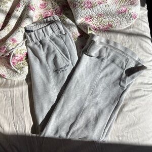 Abercrombie & Fitch Women’s White Heathered Sweatpants